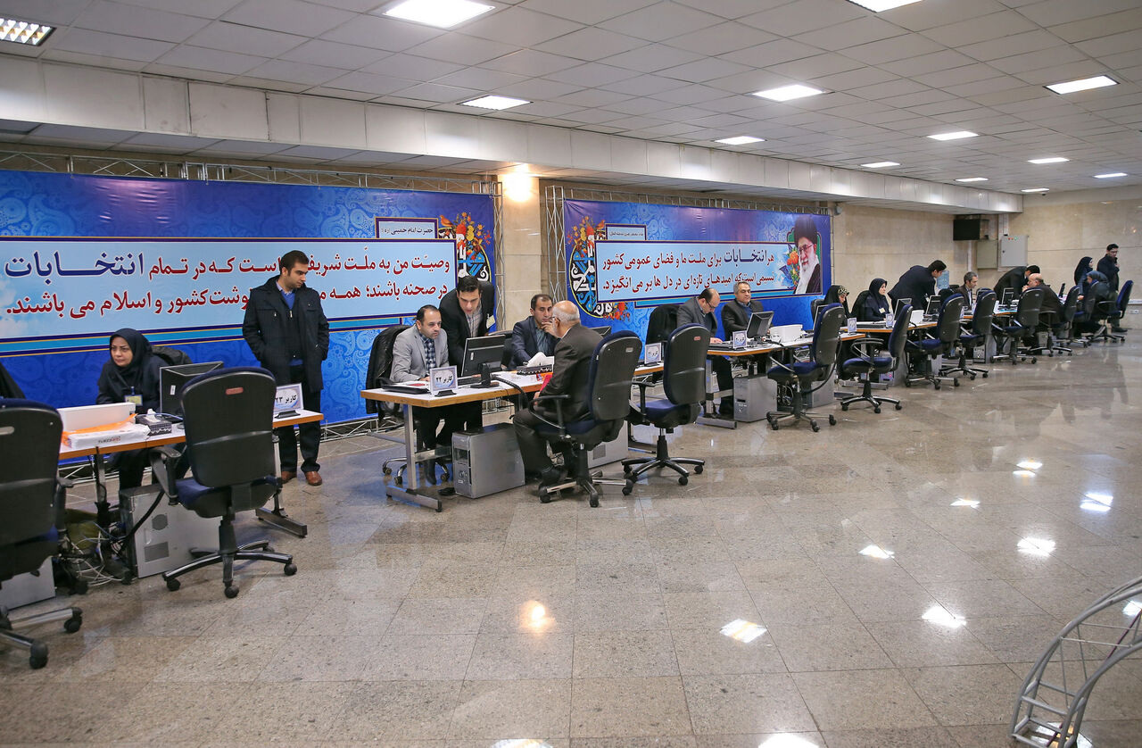 ثبت نام ۳۲ داوطلب درحوزه‌های انتخاباتی آذربایجان‌شرقی در روز نخست