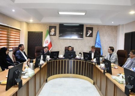 دانشگاه باید به یک نهاد استراتژیک برای حل مسائل کشور تبدیل شود