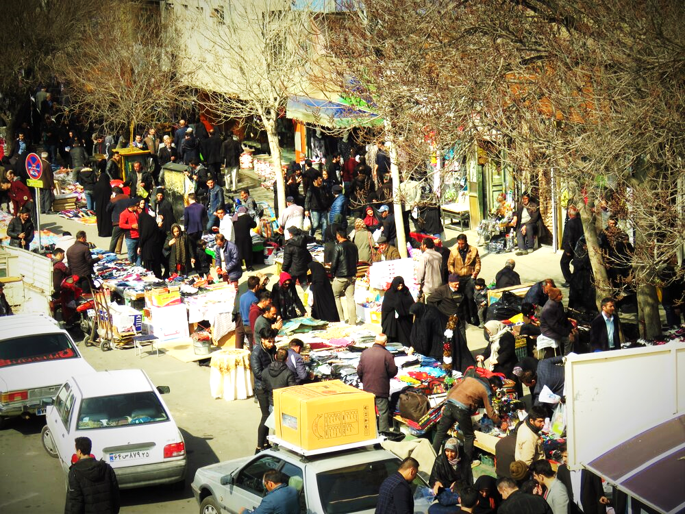 دستفروشان میدان نماز تبریز به مکان‌های مشخص شده منتقل می‌شوند