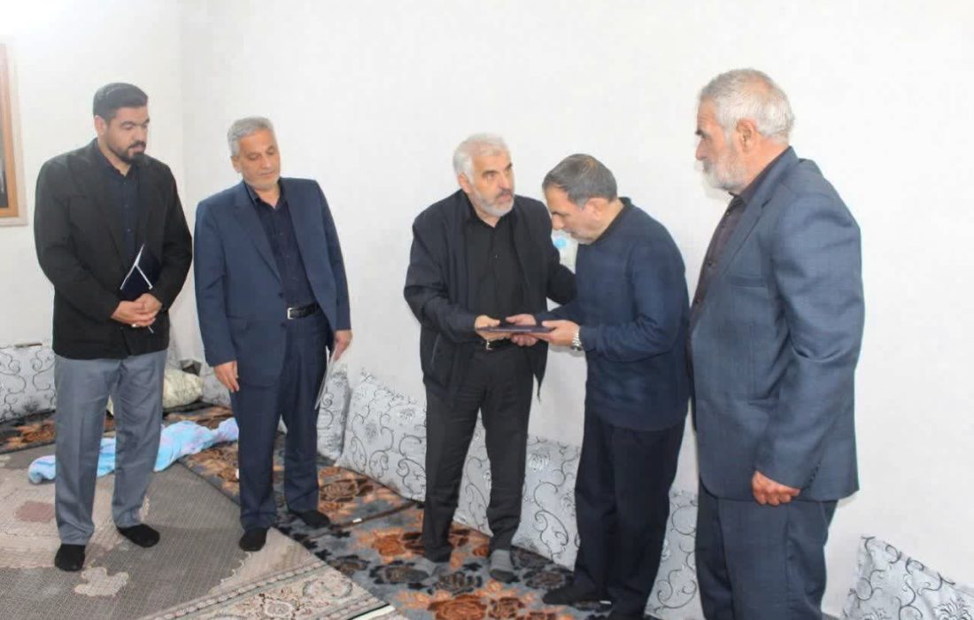 دیدار مشاور استاندار در امور ایثارگری و مدیرکل بنیاد شهید آذربایجان‌شرقی با خانواده شهدا در مرند و یامچی