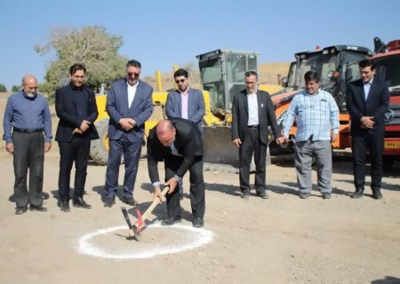 کلنگ۱۰ هکتاری تخصیصی نهضت ملی و جوانی جمعیت شهر خامنه  بر زمین زده شد