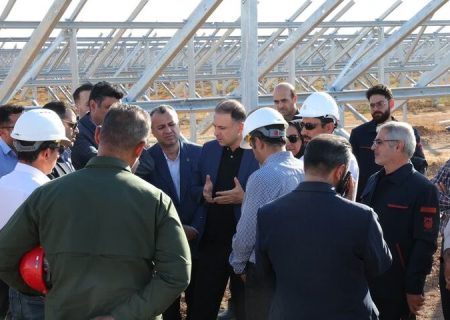 فاز نخست نیروگاه خورشیدی هریس در آستانه اتصال به شبکه سراسری