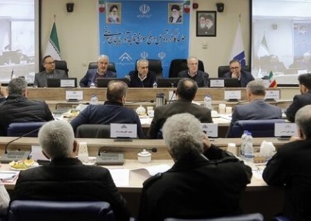 مدیران، مسایل استانی را در سطح ملی مطالبه گرانه پیگیری کنند