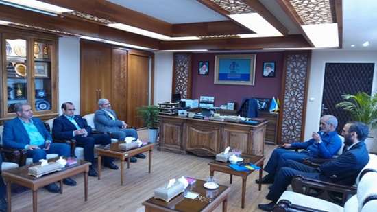 بکارگیری ظرفیت و پتانسیل های علمی مراکز دانشگاهی، شرکت های دانش بنیان و نخبگان