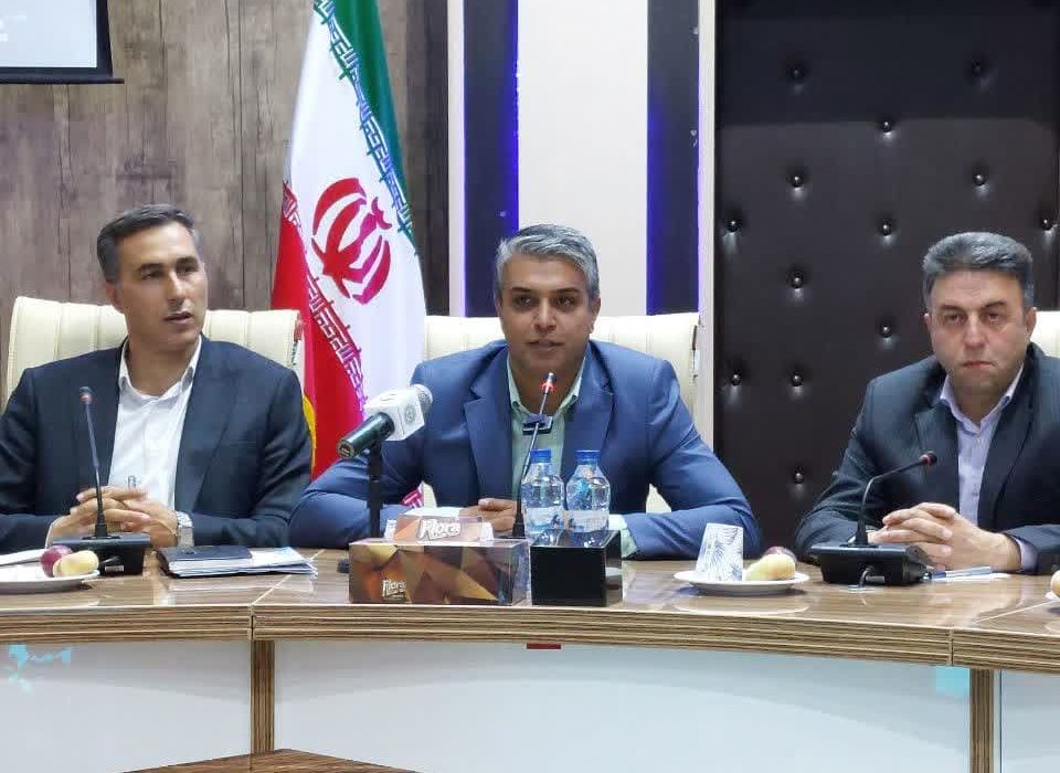 شهرداری مرند از انتقادهای سازنده همراه با ارائه راهکار استقبال می کند/ شهرستان مرند متحول می شود