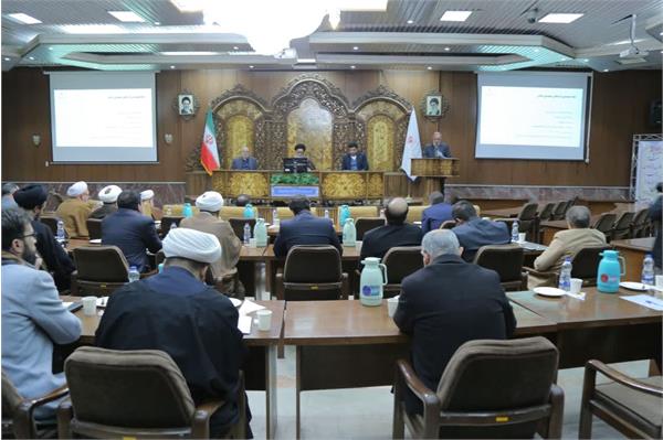 تاثیر فضای مجازی در نوجوانان بسیار بالاست