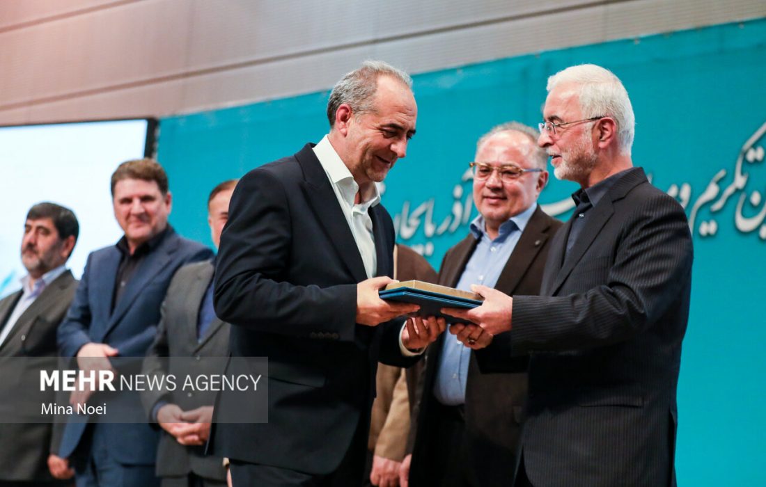 ملاک اصلی انتخابات مسئولان باید شایستگی و کارآمدی باشد