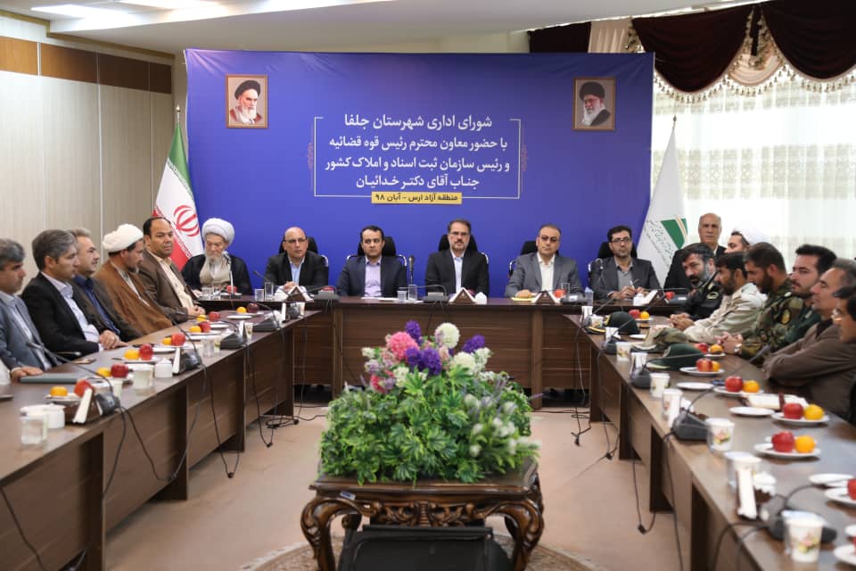 هیچ کارخانه ای نباید به حکم دادگستری ها تعطیل شود