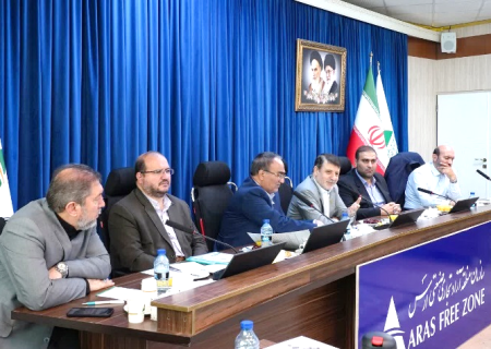 موانع پیش روی سرمایه گذاران را رفع می کنیم