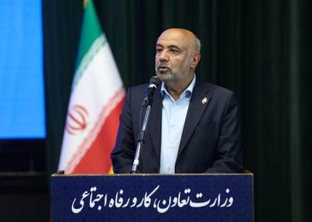 قطع برق و گاز کارخانجات و توقف تولید باعث بیکاری کارگران می‌شود