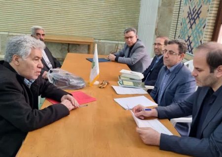 برپایی میز خدمت حضوری اداره کل امور مالیاتی در مصلای نماز جمعه تبریز