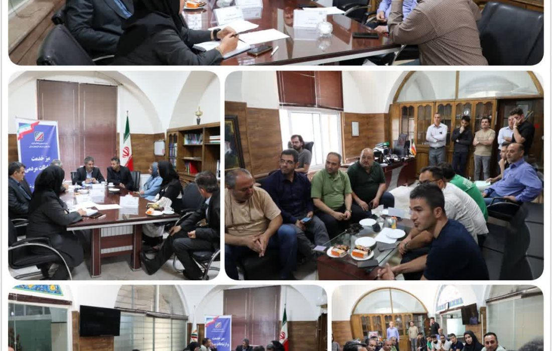 برپایی میز خدمت گمرکات آذربایجان شرقی با هدف تسهیل امور تجاری و رفع موانع  در هفته گرامیداشت شهدای خدمت
