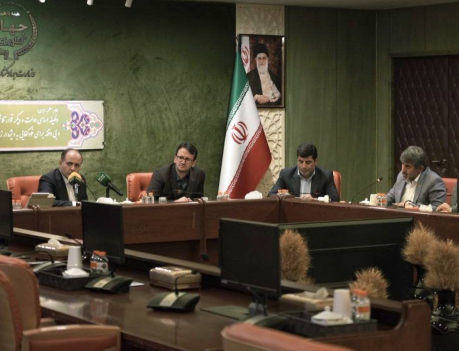 برگزاری نشست سه‌جانبه برای رفع موانع تسهیلات خرید تراکتور کشاورزان