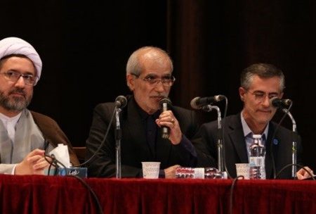 از هیچ نماینده مجلسی دستور نمی گیریم