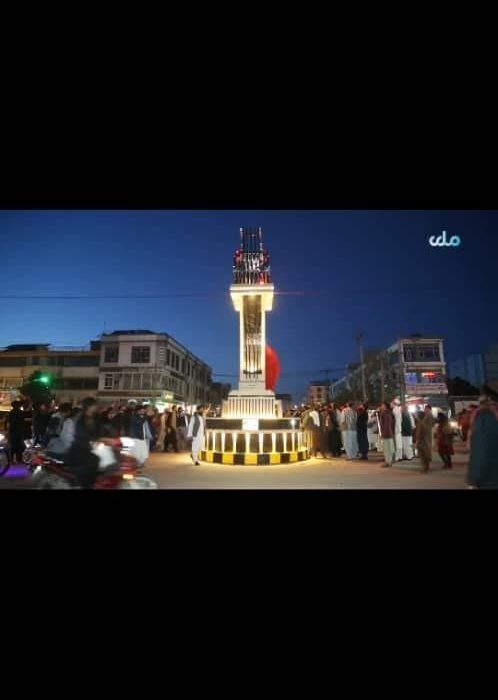 نام گذاری و رونمایی از نماد تراکتورسازی در میدان اصلی هرات