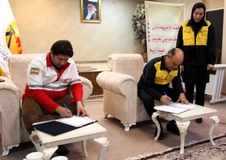 عقد تفاهم نامه همکاری بین شرکت توزیع نیروی برق و جمعیت هلال‌احمر استان آذربایجان شرقی