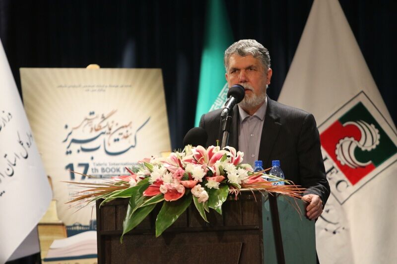 آموزش و پرورش نتوانسته است بین کودک و کتابخوانی آشتی ایجاد کند / میانگین مصرف اینترنت در کشور ۱۶۹ و سرانه مطالعه ۱۳ دقیقه است