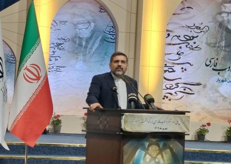 تدفین بیش از ۴۰۰ شاعر در یک مجموعه،  عظمت تبریز را به رخ جهان می کشد