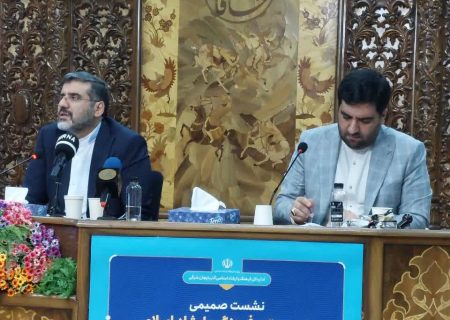 رسانه های تبریز باید در حل مسائل کشور نقش آفرینی کنند/پروانه صنفی برای روزنامه نگاران صادر می شود