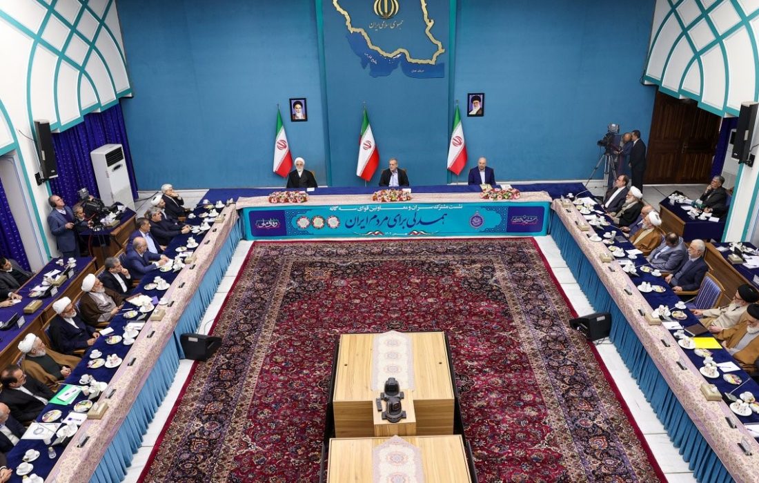 نباید با کسی که حق خود را می خواهد برخورد خشن بکنیم