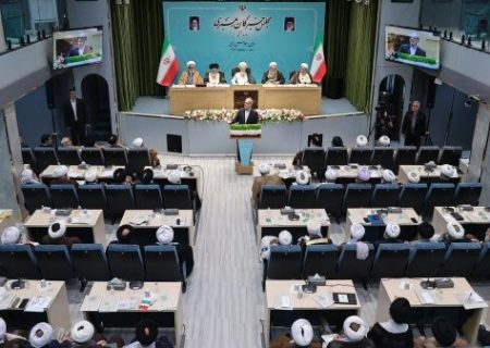 اصلاح جامعه با دستور و اجبار ممکن نیست/اگر فردی بی‌حجاب است، نباید کاری کنیم که ضد دین هم شود