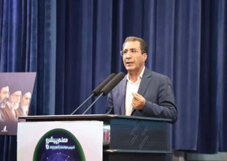 آموزش رسمی هوش مصنوعی باید از مقطع ابتدایی آغاز شود
