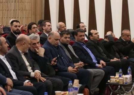 برگزاری همایش پیشگامان رونق تولید با تجلیل از کارآفرینان برتر آذربایجان